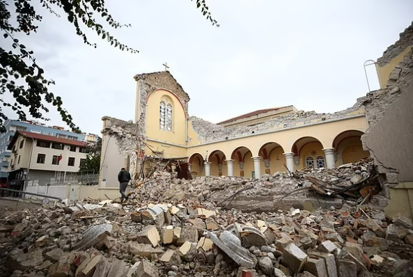 tho nhi ky truoc sau tham kich dong dat suc tan pha dang kinh ngac8