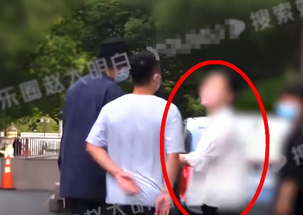 tin tuc sao hoa ngu moi nhat ngay 7 2 2023 lo hinh anh bung bau cua ba xa ho ca1