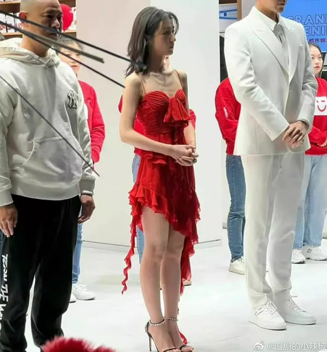 tin tuc sao hoa ngu moi nhat ngay 7 2 2023 lo hinh anh bung bau cua ba xa ho ca5