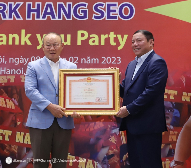 hlv park hang seo nhan bang khen cua thu tuong1