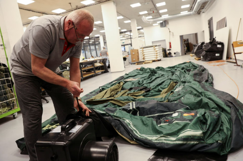 gia tang san xuat xe tang ten lua himars bom hoi lam moi nhu tren chien truong1