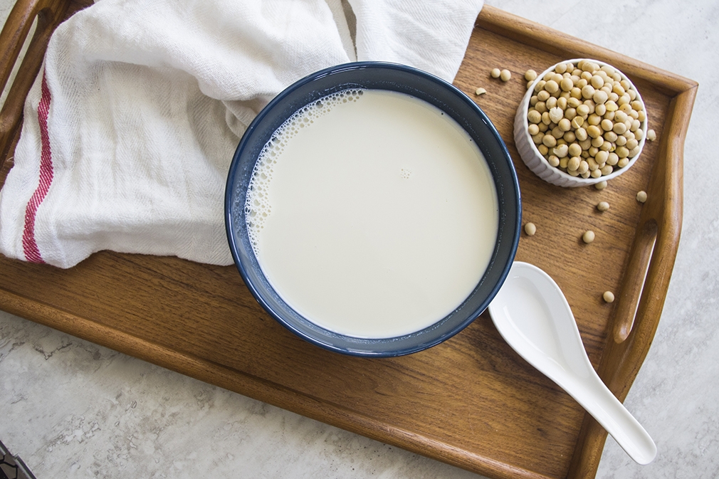 easy homemade soy milk resize 2 easy homemade soy milk resize 2