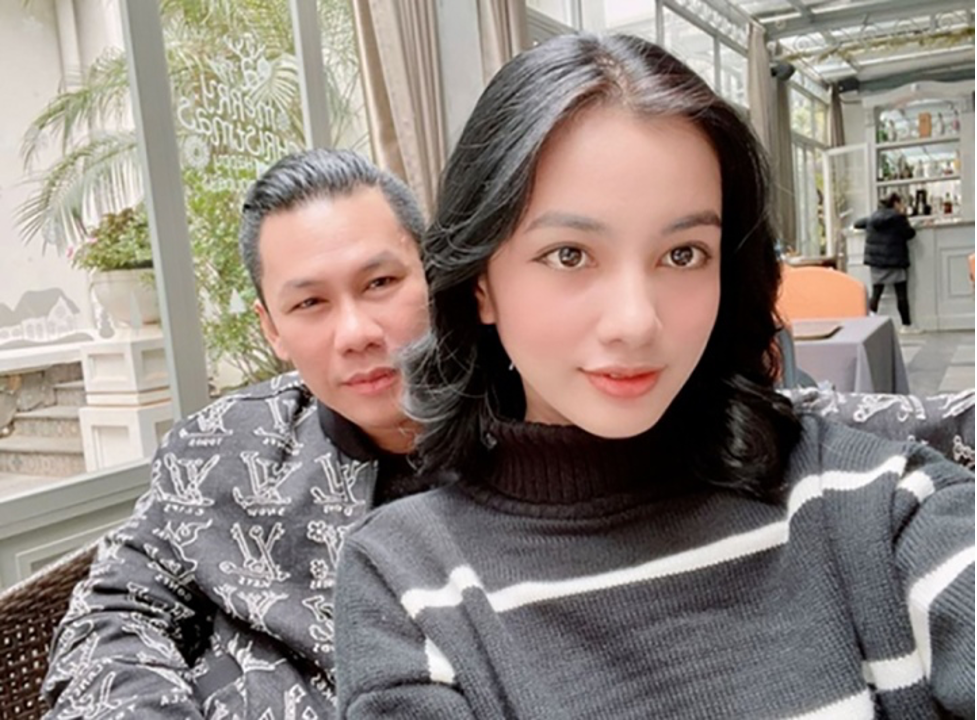 thai do cua thieu bao trang giua tin don hen ho chong cu le quyen anh 4 thai do cua thieu bao trang giua tin don hen ho chong cu le quyen anh 4
