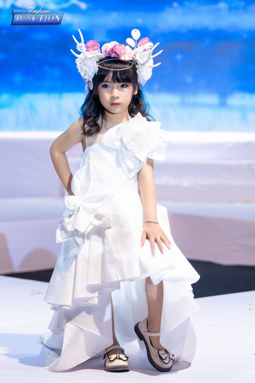 phat sot voi than thai cua hai anh trai em trong show dien fashion junction anh 5 phat sot voi than thai cua hai anh trai em trong show dien fashion junction anh 5