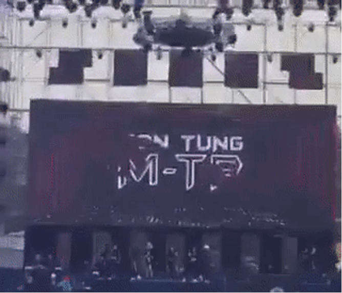 thuc hu son tung va thieu bao tram bat ngo gap nhau tren cung mot san khau2