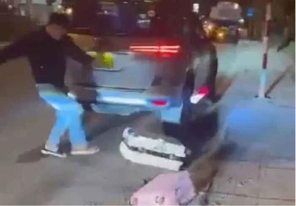 tai xe chui tuc nem vali cua du khach o da lat2 tai xe chui tuc nem vali cua du khach o da lat2
