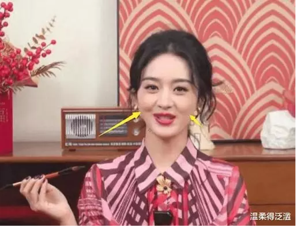 xon xao trieu le dinh co guong mat khac la1 xon xao trieu le dinh co guong mat khac la1