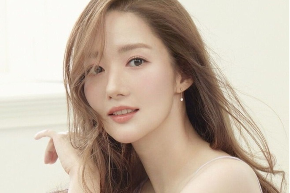 hau chia tay ban trai dai gia park min young tro lai man anh1