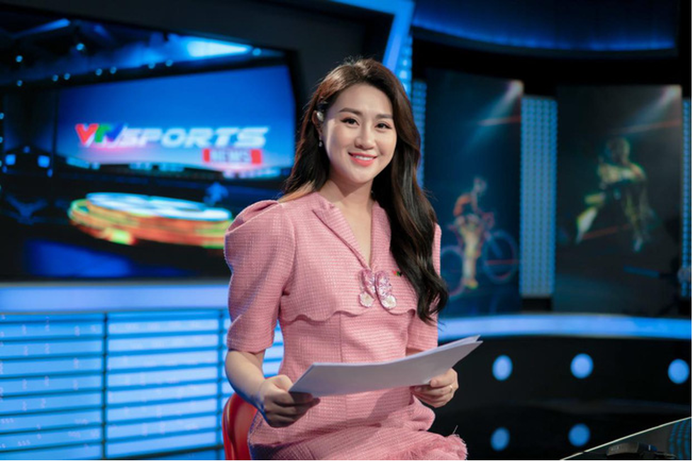 mc the thao mai anh bat ngo chuyen sang ca hat1