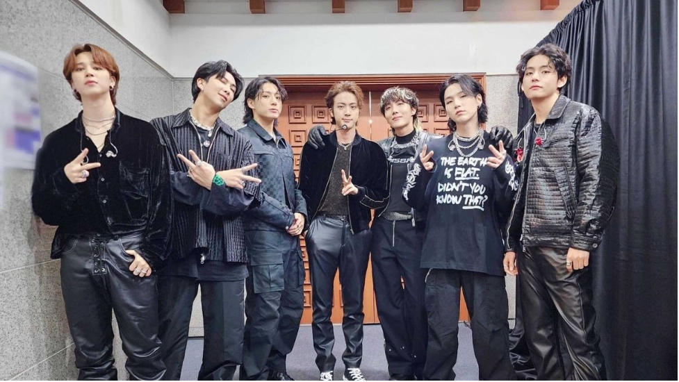 nguoi ham mo mat ngo khi jung kook bts bat khoc tren live 1