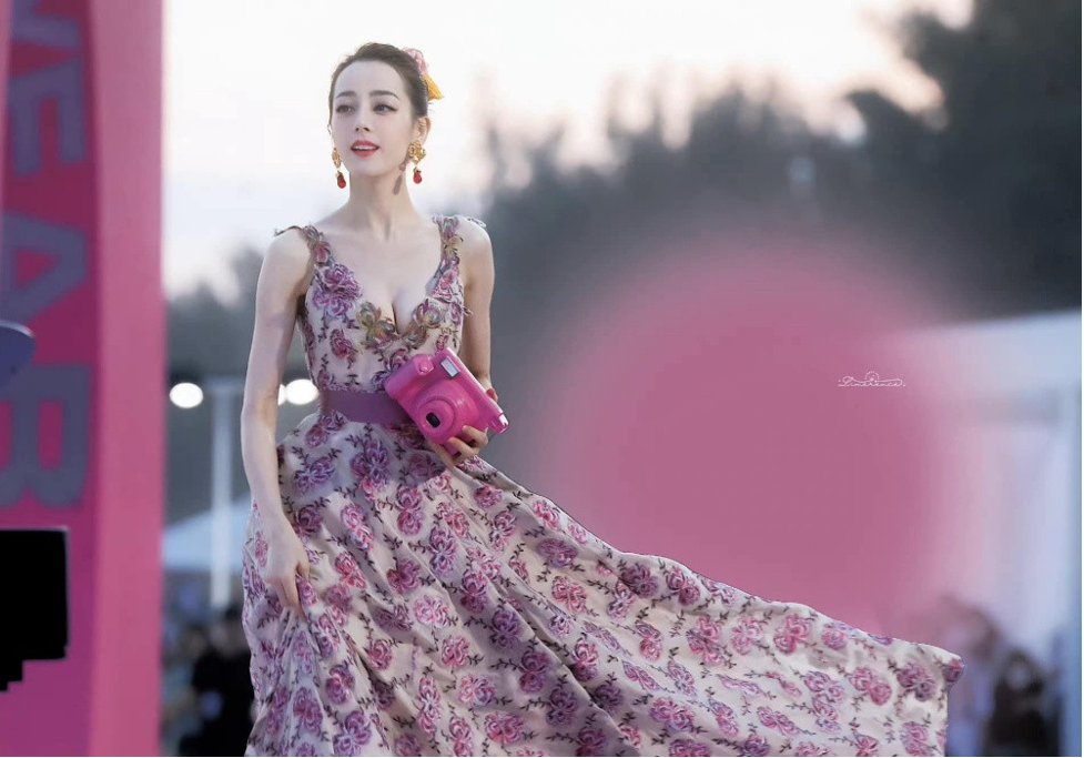 dich le nhiet ba nguoi vuong nhieu tin don thi phi nhat showbiz2 dich le nhiet ba nguoi vuong nhieu tin don thi phi nhat showbiz2