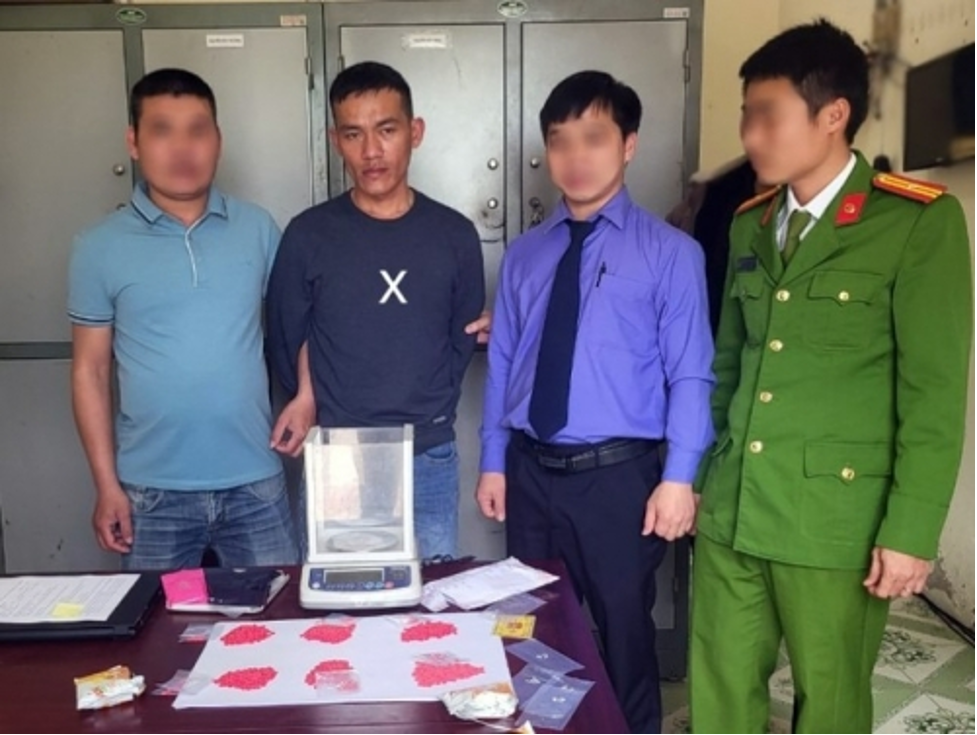 nghe an vay bat doi tuong mang theo hung khi khi dang van chuyen ma tuy so luong lon 1 nghe an vay bat doi tuong mang theo hung khi khi dang van chuyen ma tuy so luong lon 1