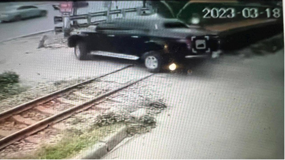 o to huc vang 2 xe may roi lat ngua tren cao toc tphcm long thanh dau giay1