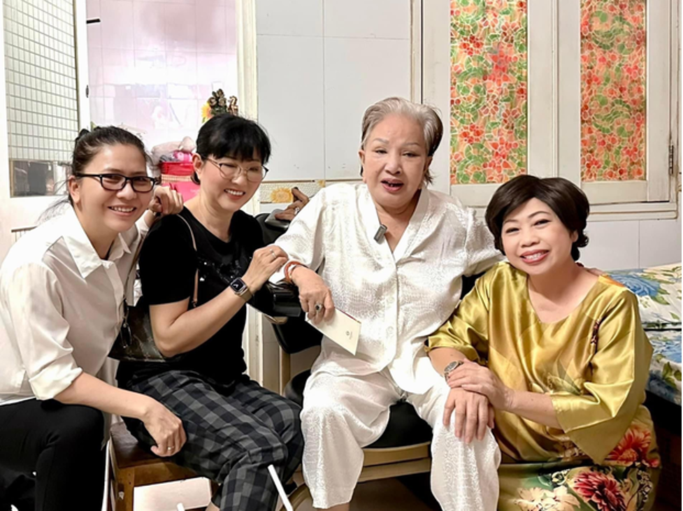phan no viec cac youtuber tiktoker den nha nghe si hong nga lam phien2 phan no viec cac youtuber tiktoker den nha nghe si hong nga lam phien2