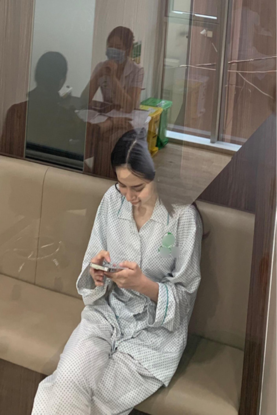 hoa hau thanh thuy bi bat gap o vien tham my giua nghi van can thiep dao keo1 hoa hau thanh thuy bi bat gap o vien tham my giua nghi van can thiep dao keo1