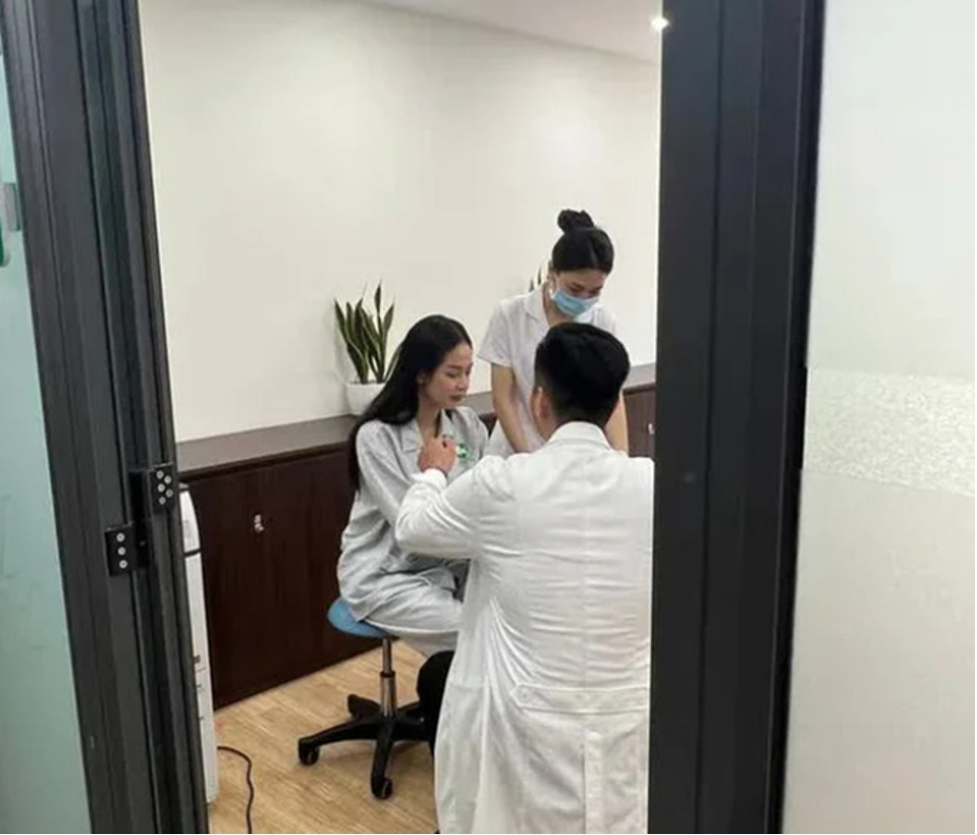 hoa hau thanh thuy bi bat gap o vien tham my giua nghi van can thiep dao keo3 hoa hau thanh thuy bi bat gap o vien tham my giua nghi van can thiep dao keo3