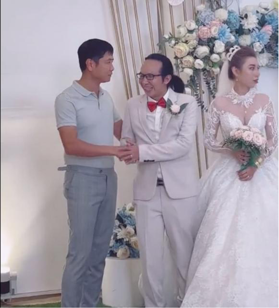 nhac si ho hoai anh hiem hoi lo dien ngoai hinh gay soc3 nhac si ho hoai anh hiem hoi lo dien ngoai hinh gay soc3