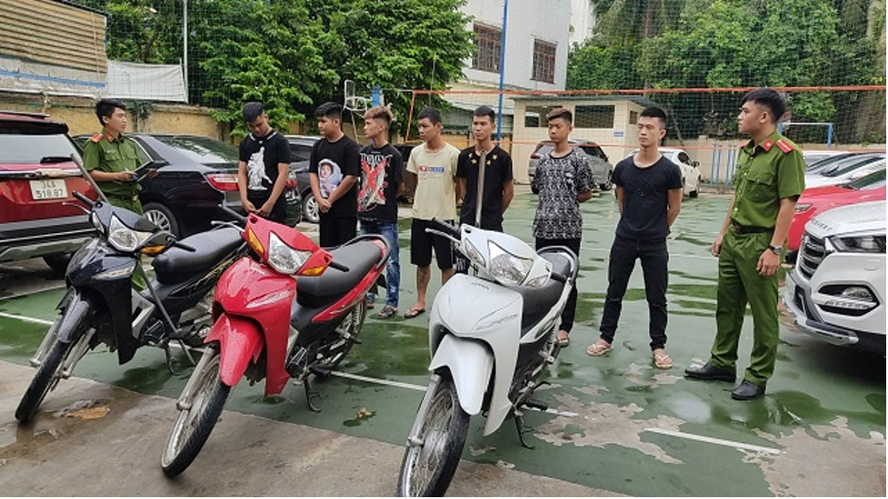 hai duong xet xu nhom doi tuong dung hung khi hanh hung nhieu nguoi di duong1