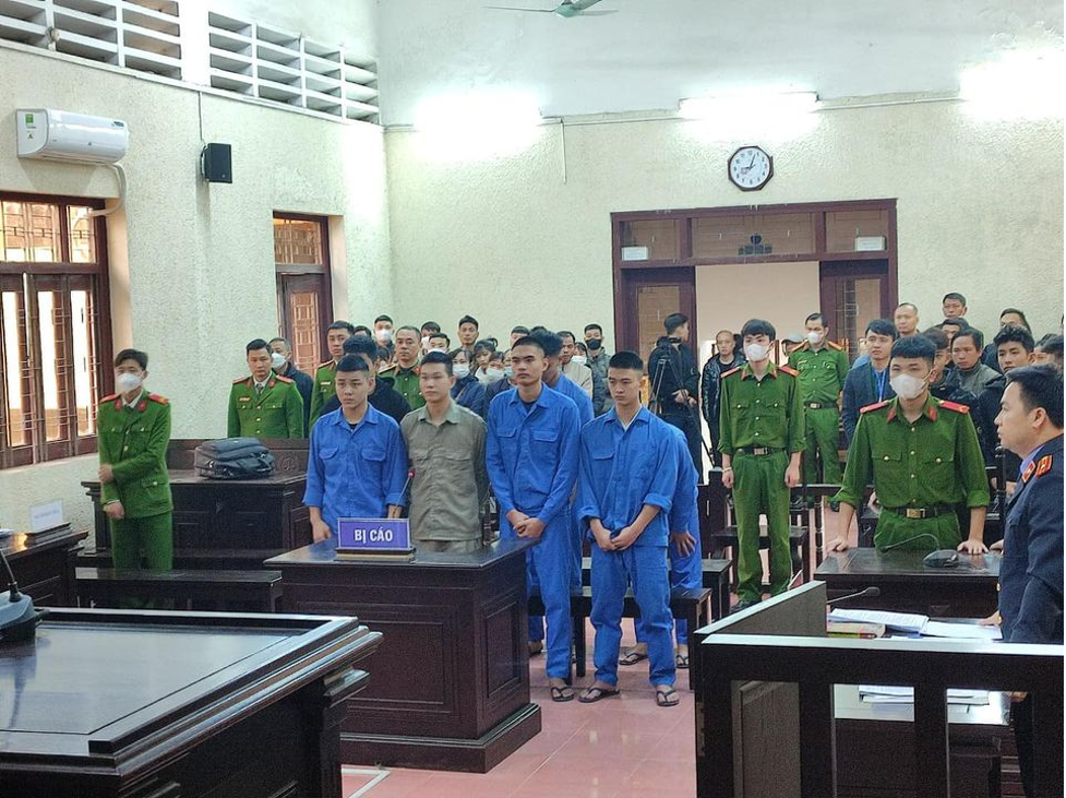 hai duong xet xu nhom doi tuong dung hung khi hanh hung nhieu nguoi di duong2