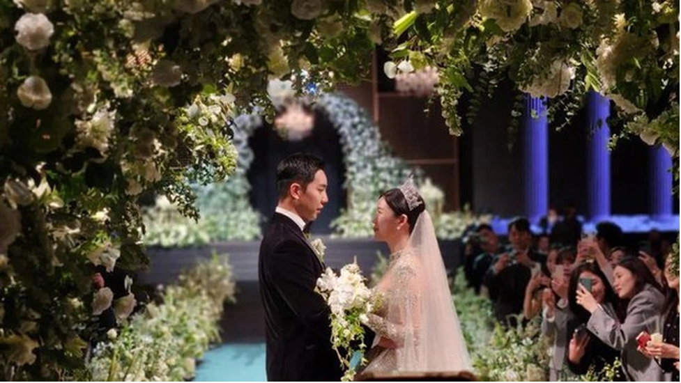 so tien 22khung22 lee seung gi va lee da in chi cho dam cuoi xa hoa1