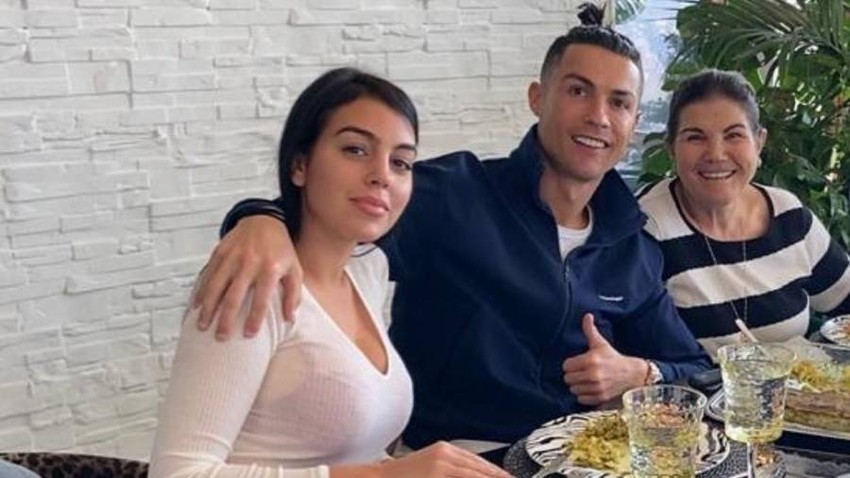 so tien khung ronaldo phai boi thuong neu chia tay ban gai2