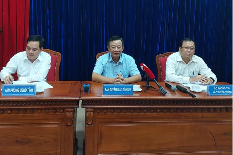 xac minh thong tin lanh dao huyen mac ca chung chi voi nha thau tai ca mau1 xac minh thong tin lanh dao huyen mac ca chung chi voi nha thau tai ca mau1