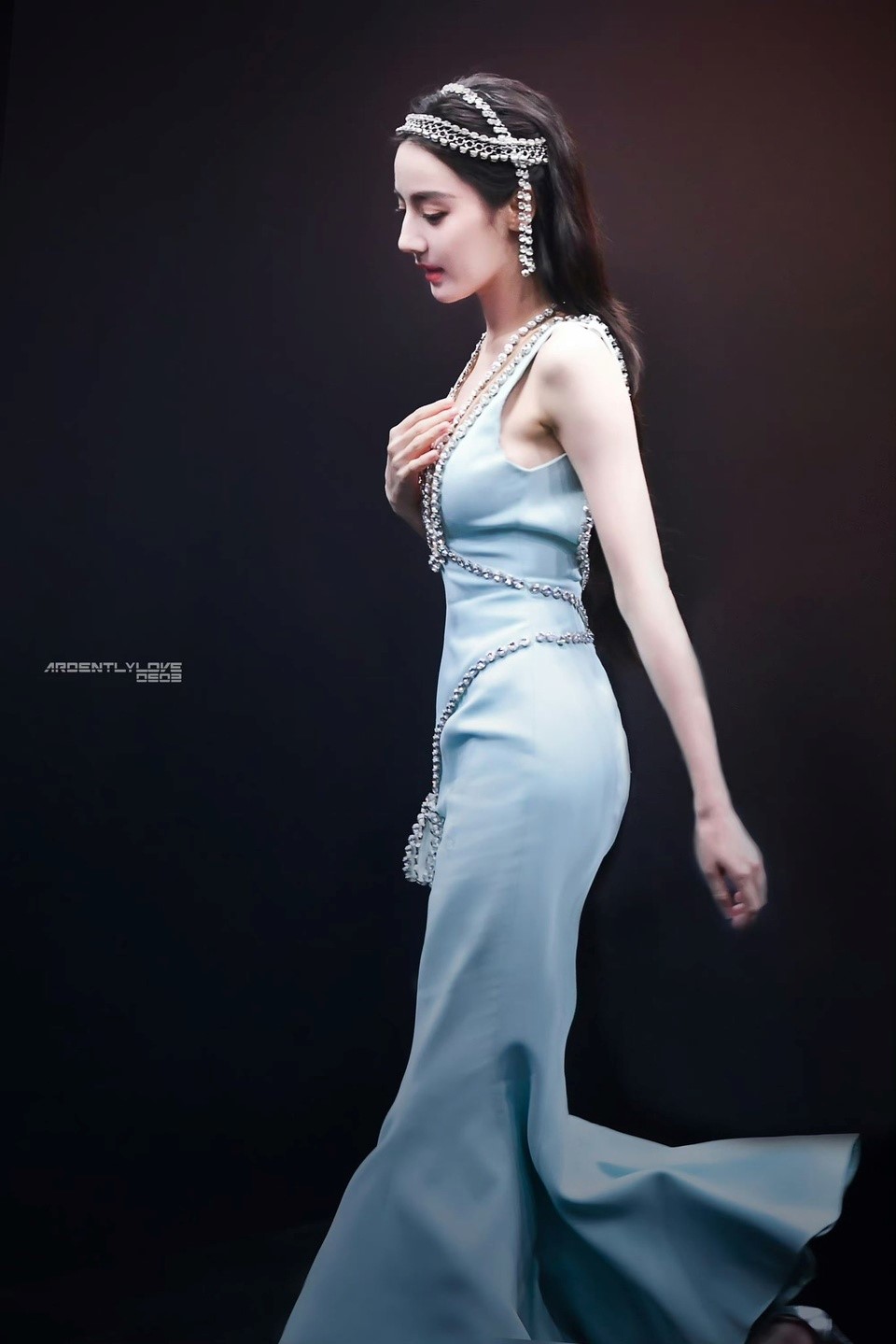dich le nhiet ba dep tua tien ca tai tham do su kien bazaar icons 20232 dich le nhiet ba dep tua tien ca tai tham do su kien bazaar icons 20232