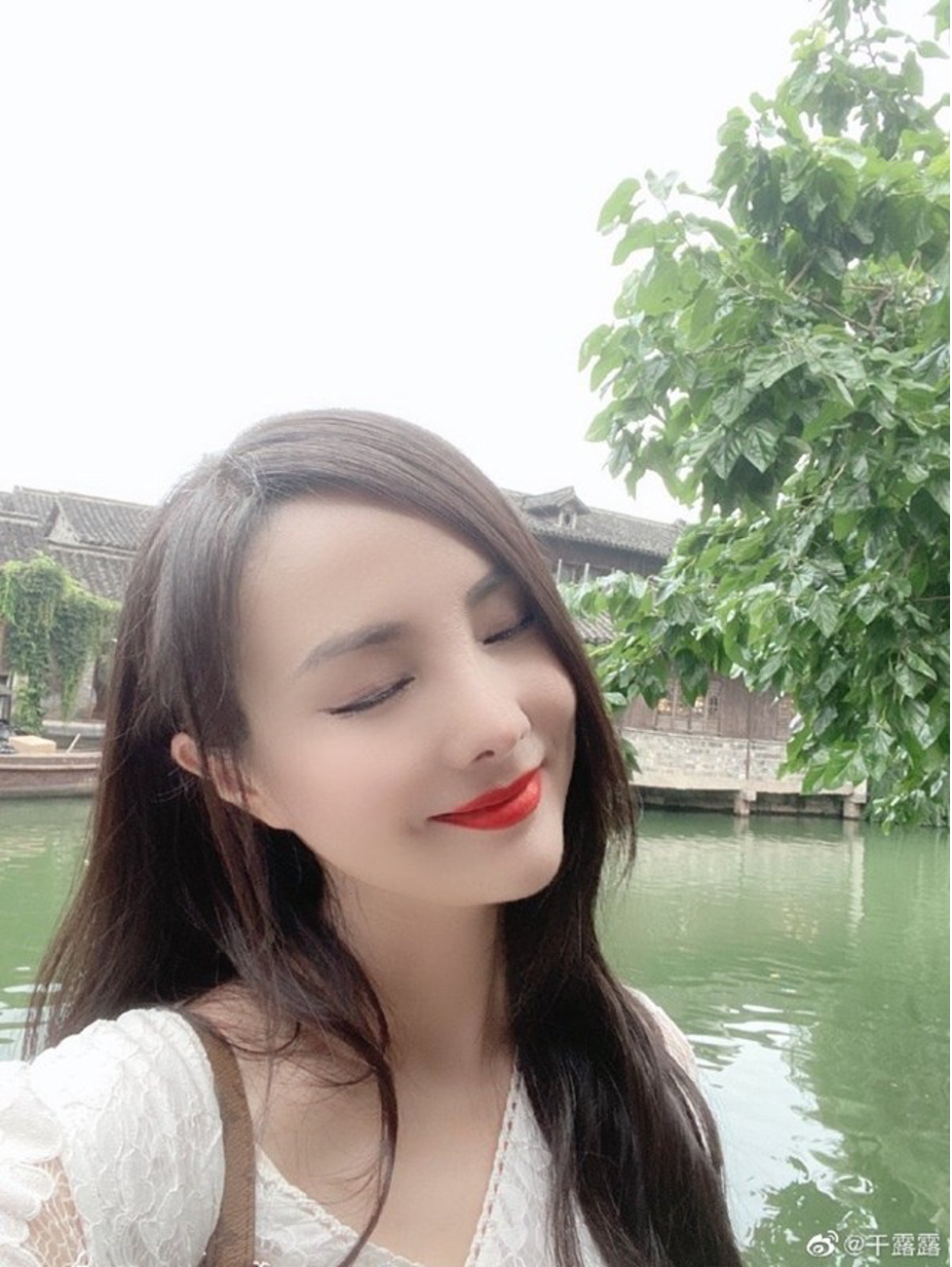 sau khi bi duoi khoi gioi giai tri cuoc song cua can lo lo gio ra sao 11 sau khi bi duoi khoi gioi giai tri cuoc song cua can lo lo gio ra sao 11