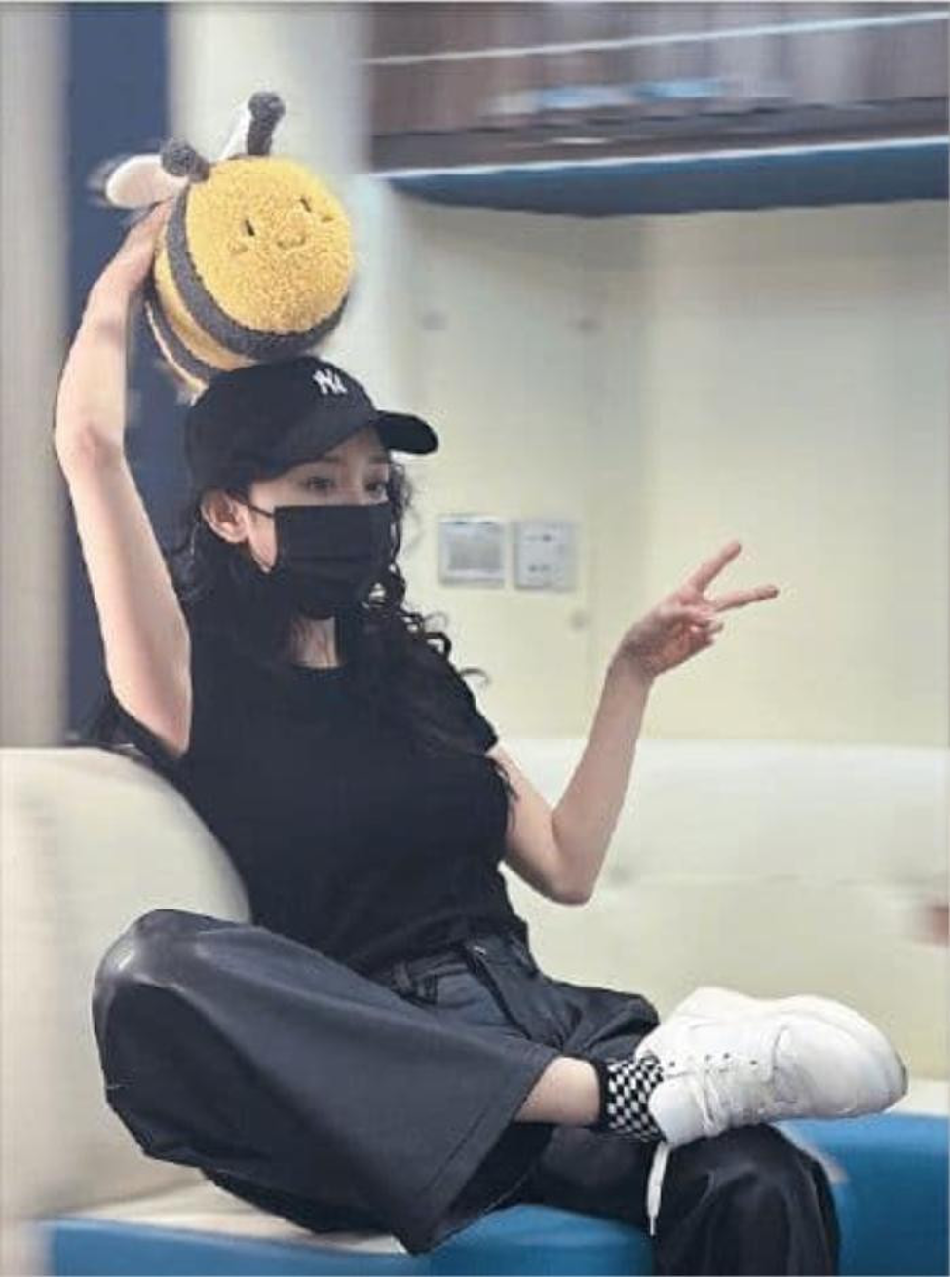tin tuc sao hoa ngu moi nhat ngay 3 6 duong mich bi chong cu boc me1 tin tuc sao hoa ngu moi nhat ngay 3 6 duong mich bi chong cu boc me1