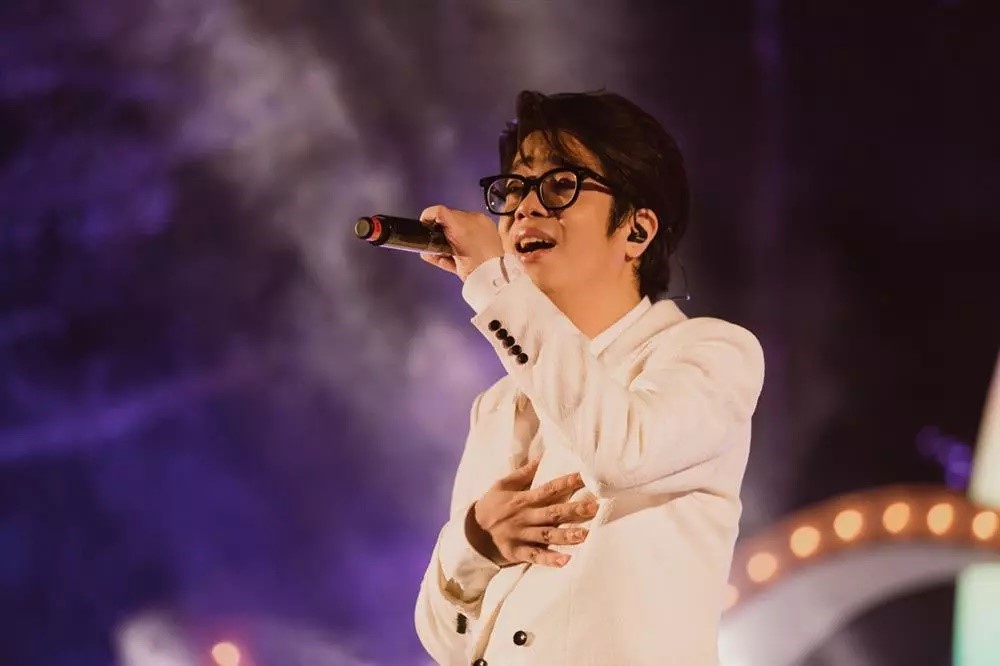 bui anh tuan lo dien sau thoi gian dai o an ngoai hinh gay chu y bui anh tuan lo dien sau thoi gian dai o an ngoai hinh gay chu y