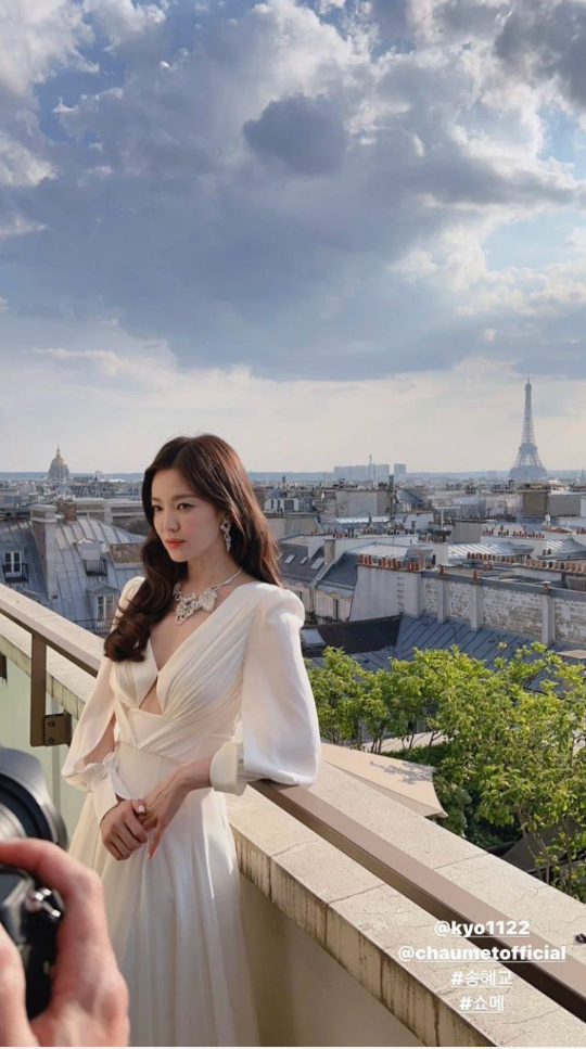 song hye kyo tre dep bap chap khi sanh doi cung nam tai tu kem 16 tuoi 2 song hye kyo tre dep bap chap khi sanh doi cung nam tai tu kem 16 tuoi 2