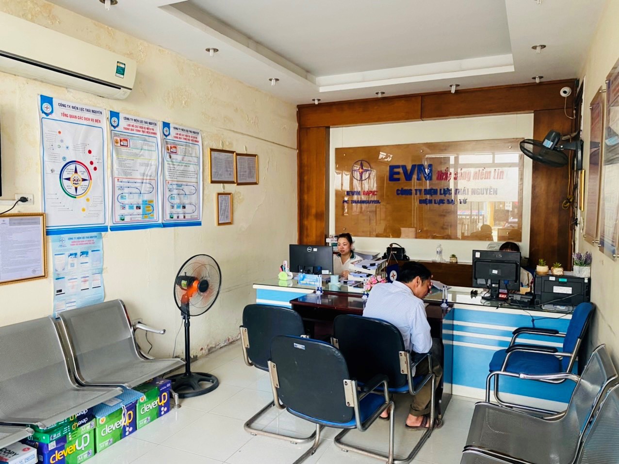 cong ty dien luc thai nguyen thuc hien cac bien phap day manh tiet kiem dien tai tru so don vi va cac don vi truc thuoc4 cong ty dien luc thai nguyen thuc hien cac bien phap day manh tiet kiem dien tai tru so don vi va cac don vi truc thuoc4