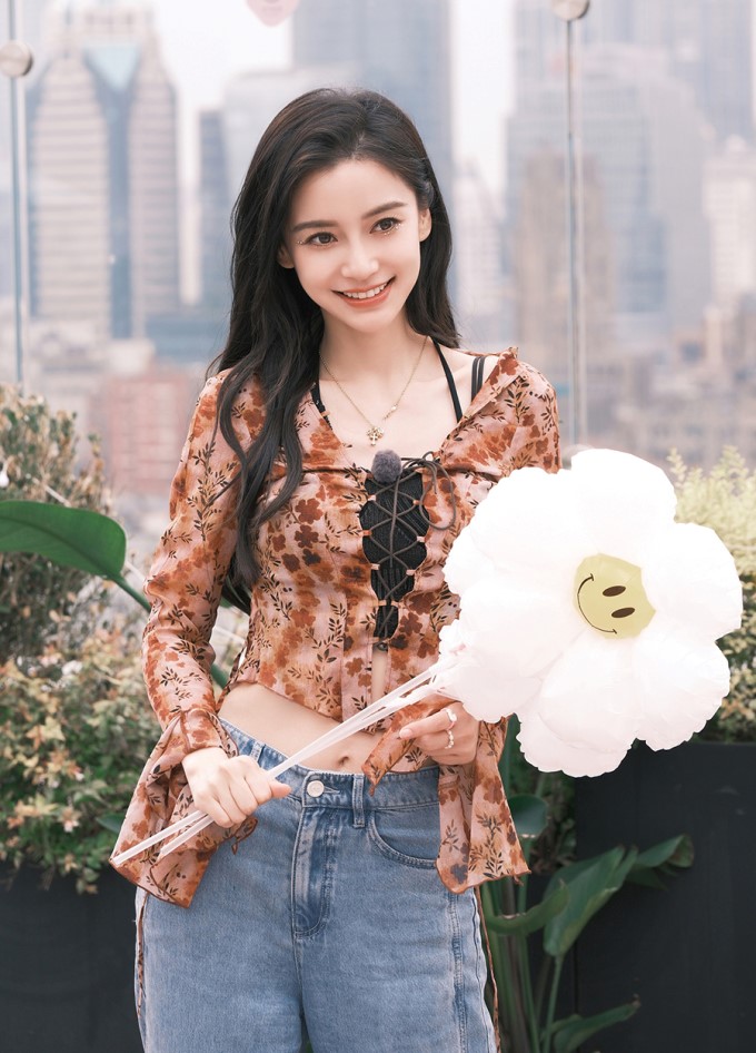 muc thu lao quang cao gay soc cua angelababy