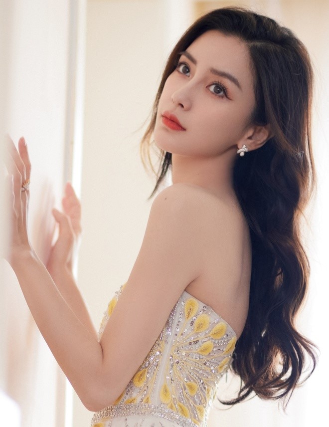 muc thu lao quang cao gay soc cua angelababy2