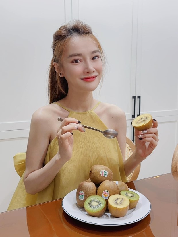 nha phuong lo voc dang gay go khi mang bau lan 22