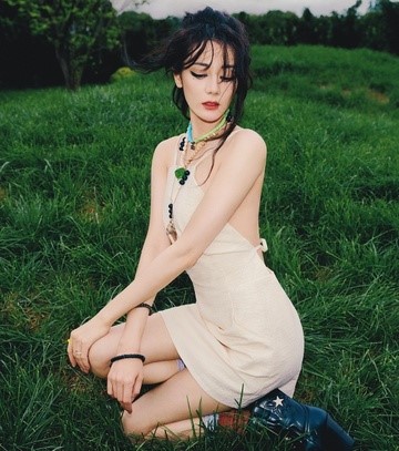 nguoi ham mo buc xuc truoc tin don dich le nhiet ba va hoang canh du song chung nguoi ham mo buc xuc truoc tin don dich le nhiet ba va hoang canh du song chung