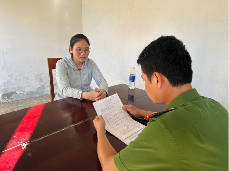 quang binh tam giu nu giam doc ban dat 22ao22 chiem doat hang ty dong1