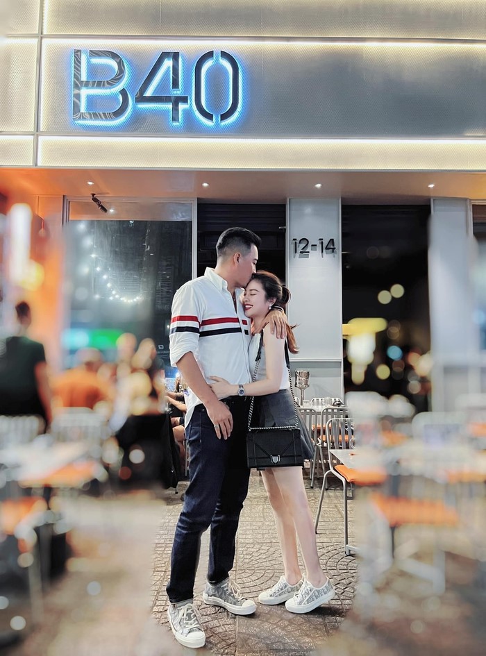 xon xao ban trai moi cua hot mom hang tui2