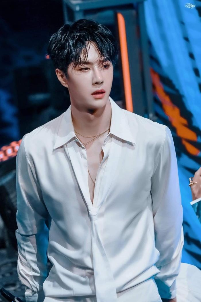 vuong nhat bac duoc vinh danh la nghe si noi bat nhat trong vong nua dau nam 2023 vuong nhat bac duoc vinh danh la nghe si noi bat nhat trong vong nua dau nam 2023