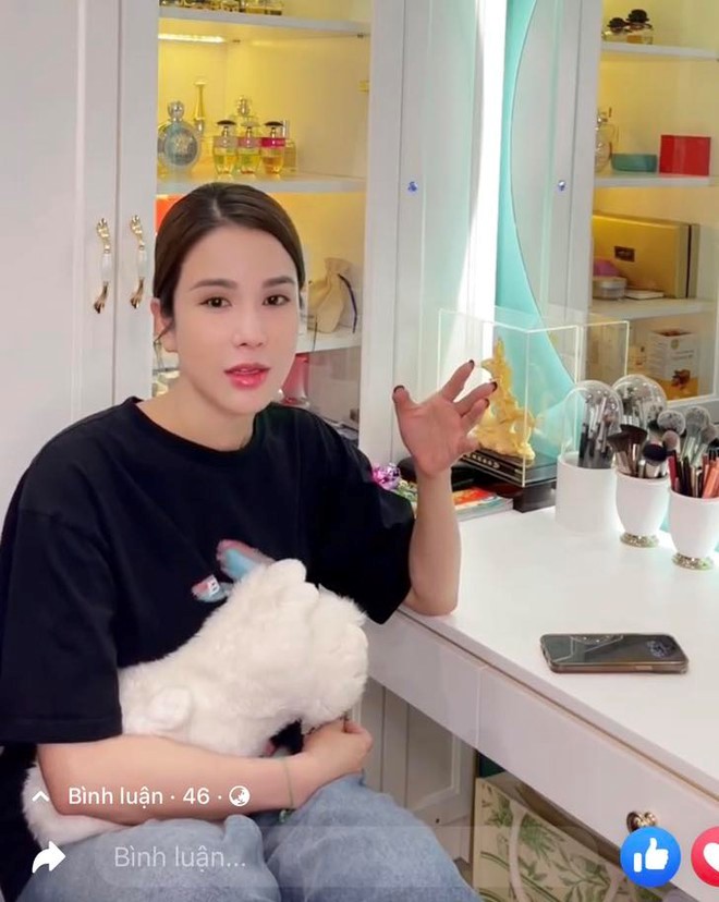 diep lam anh cong khai video goi dien cho nhan vien cap duoi giua lum xum ngoai tinh4 diep lam anh cong khai video goi dien cho nhan vien cap duoi giua lum xum ngoai tinh4