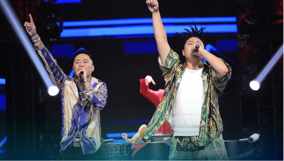 vua tung dan quai vat ra tran team b ray da boi thu non vang tu 3 huan luyen vien con lai vua tung dan quai vat ra tran team b ray da boi thu non vang tu 3 huan luyen vien con lai
