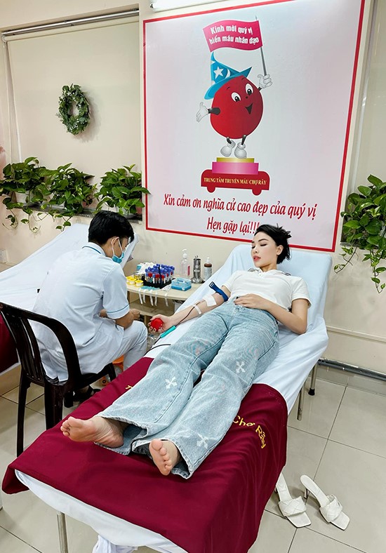 quynh thu di hien mau diep lam anh lap tuc co dong thai moi quynh thu di hien mau diep lam anh lap tuc co dong thai moi
