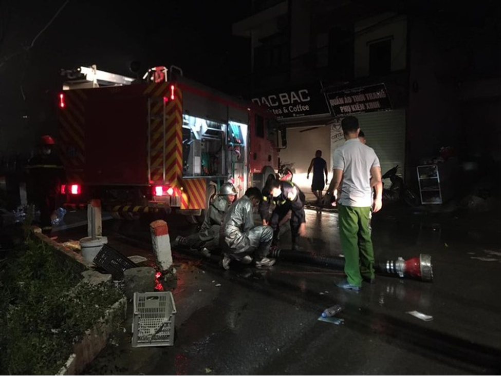 ha noi chay xuong san xuat may tre o xa van con ha noi chay xuong san xuat may tre o xa van con