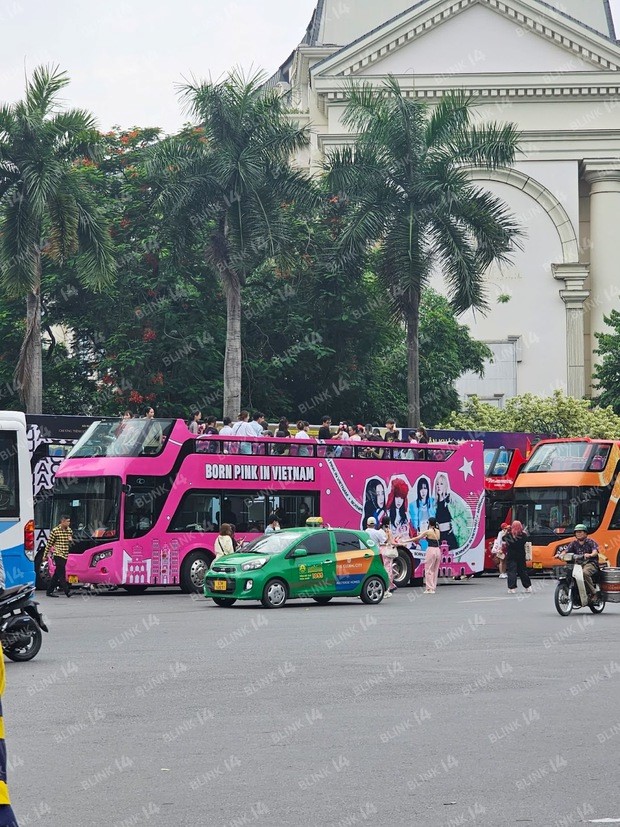 sot ran ran xe buyt den hong quang ba concert blackpink di khap ha noi7 sot ran ran xe buyt den hong quang ba concert blackpink di khap ha noi7