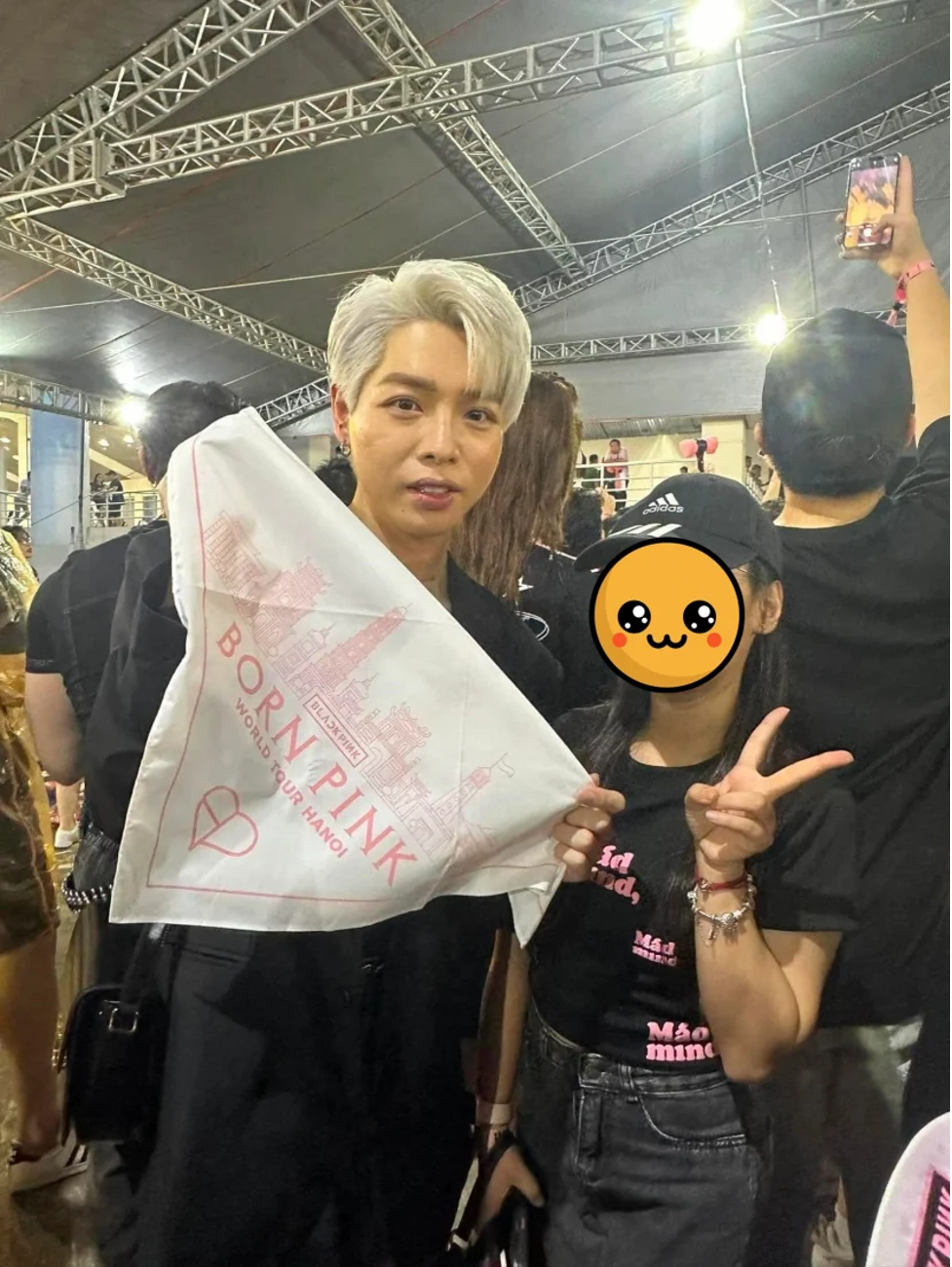 dan sao viet san sang quay banh noc trong concert blackpink8png