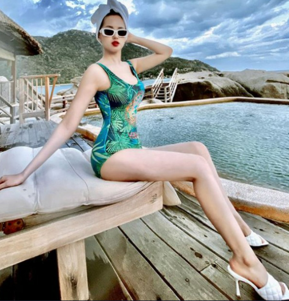 le quyen dien bikini goi cam het nac qua ong kinh cua tinh tre kem 12 tuoi12 le quyen dien bikini goi cam het nac qua ong kinh cua tinh tre kem 12 tuoi12
