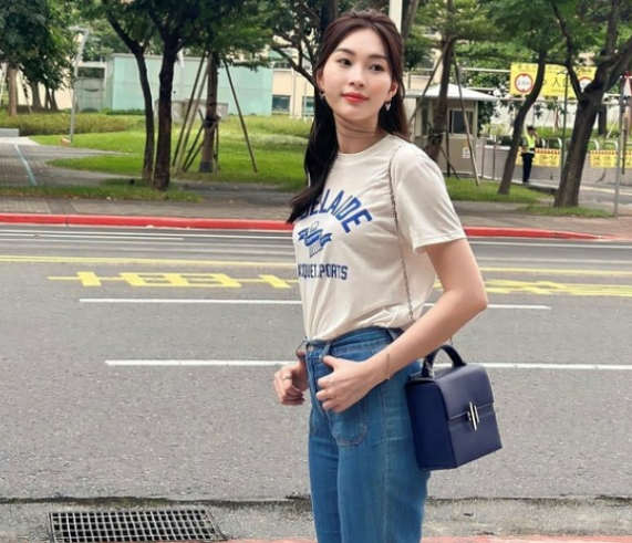 le quyen dien bikini goi cam het nac qua ong kinh cua tinh tre kem 12 tuoi14 le quyen dien bikini goi cam het nac qua ong kinh cua tinh tre kem 12 tuoi14