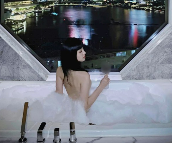 le quyen dien bikini goi cam het nac qua ong kinh cua tinh tre kem 12 tuoi9 le quyen dien bikini goi cam het nac qua ong kinh cua tinh tre kem 12 tuoi9