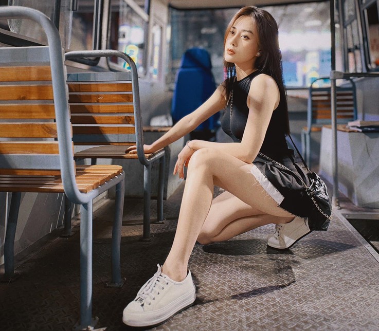 nguoi dep viet chuong mot vay sieu ngan khoe chan lieu co qua da 9