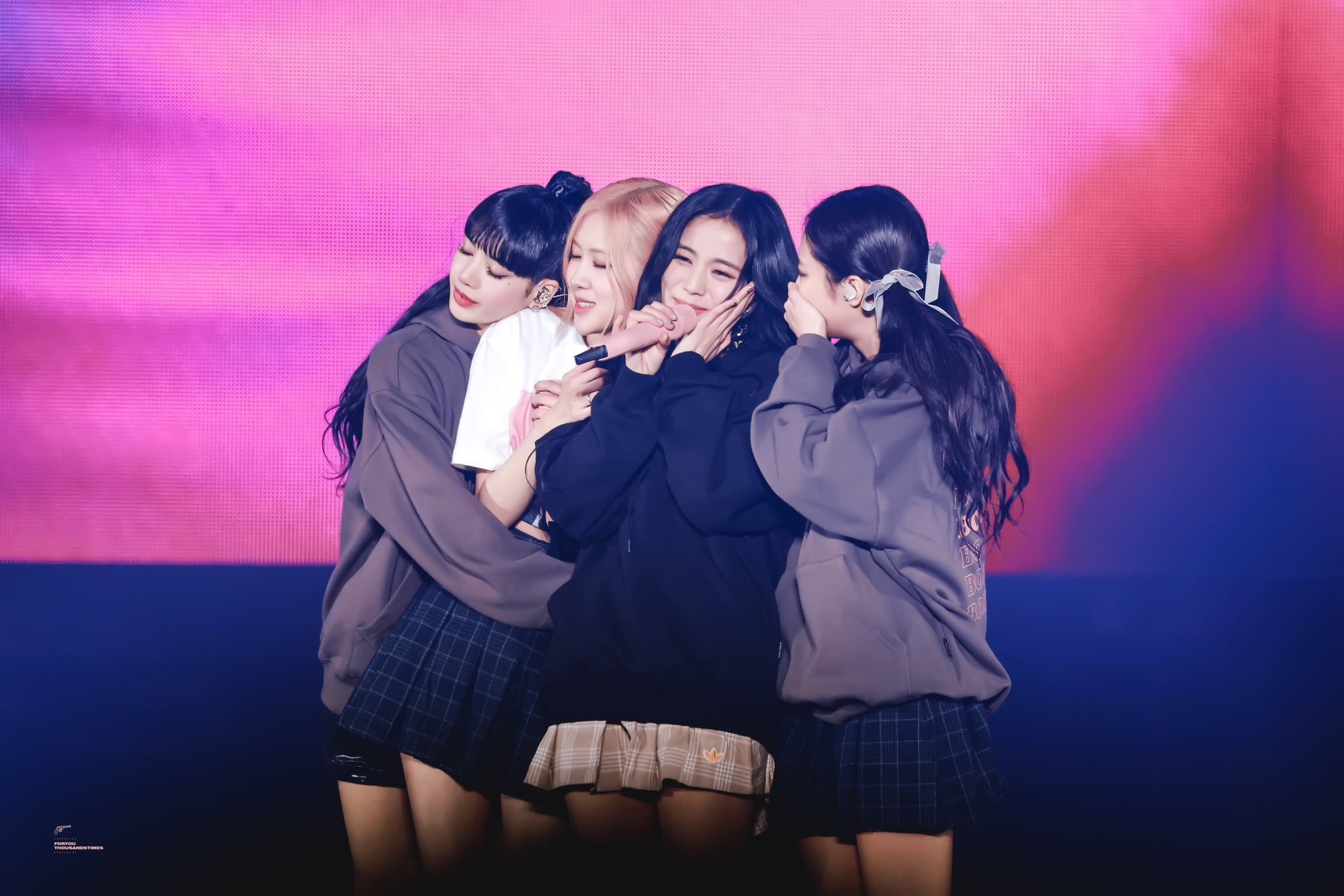 yg se phai tra khoan tien khong lo cho ga de trung vang blackpink sau khi gia han hop dong2 yg se phai tra khoan tien khong lo cho ga de trung vang blackpink sau khi gia han hop dong2